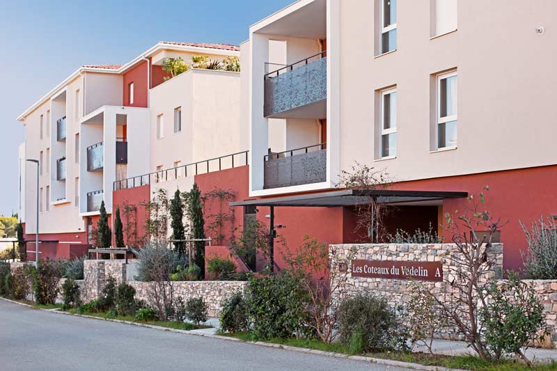 Appartement neuf T4 Nîmes : Le confort moderne entre douche, baignoire et climatisation